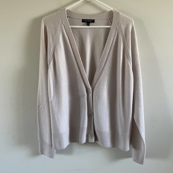 Banana Republic Sweaters - Banana Republic Women's Cashmere Cardigan Sweater Button Front V-Neck Tan XL
